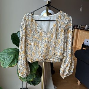 ASTR pleated floral blouse sz XS